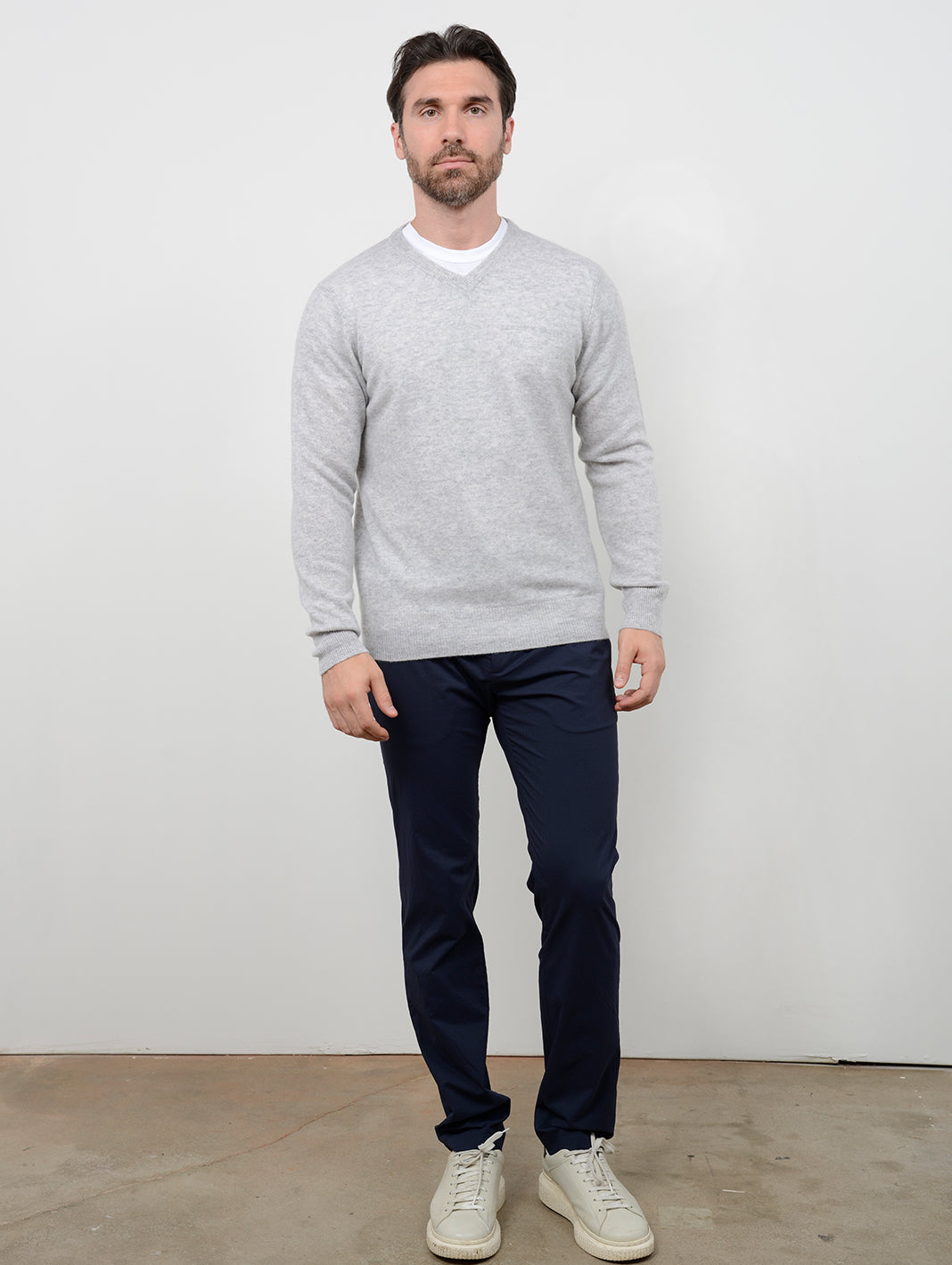 Nicholas Men's Cashmere V Neck