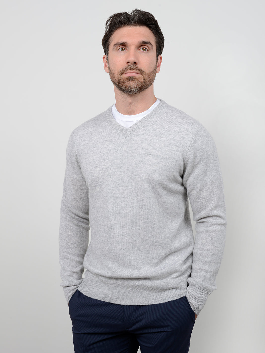 Nicholas Men's Cashmere V Neck