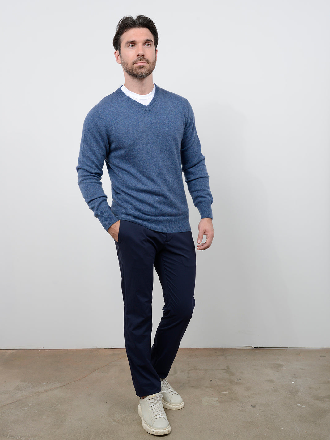Nicholas Men's Cashmere V Neck