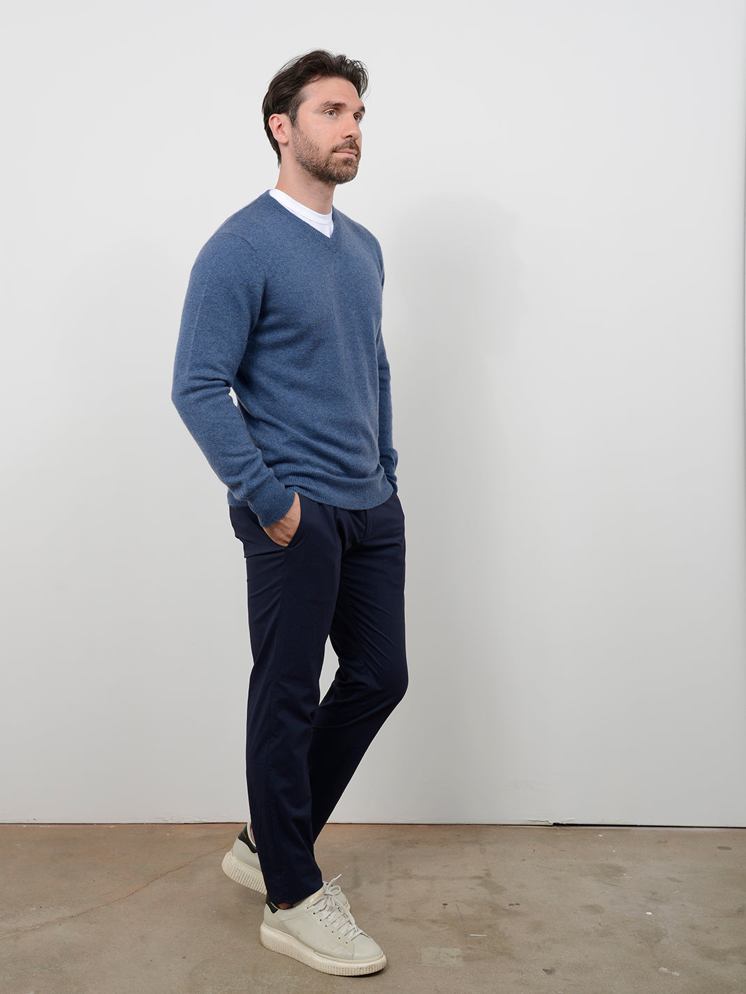 Nicholas Men's Cashmere V Neck