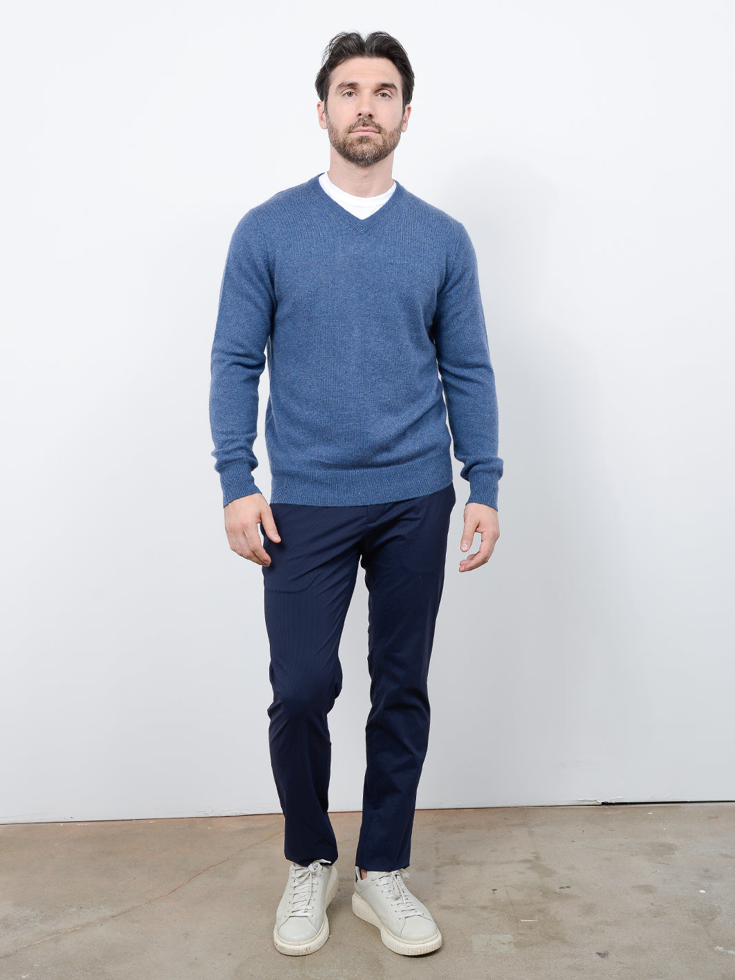 Nicholas Men's Cashmere V Neck