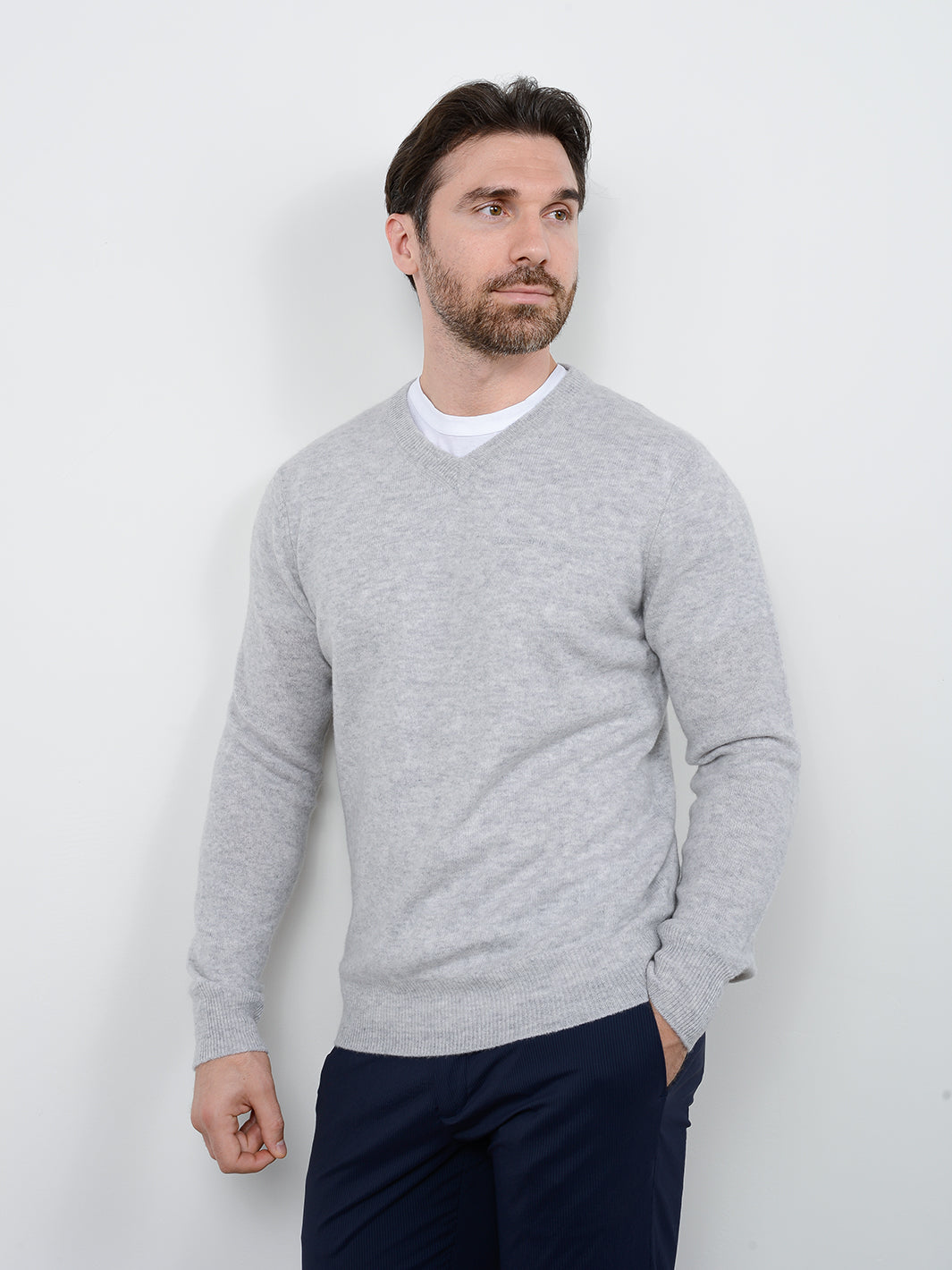 Nicholas Men's Cashmere V Neck
