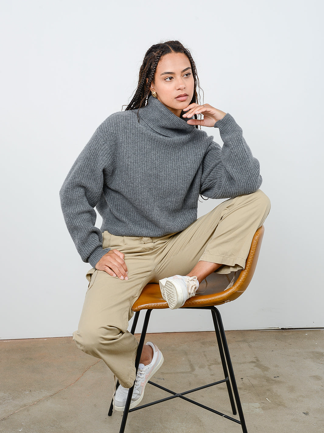Naia Boxy Women's Cashmere Cropped Turtleneck Pullover
