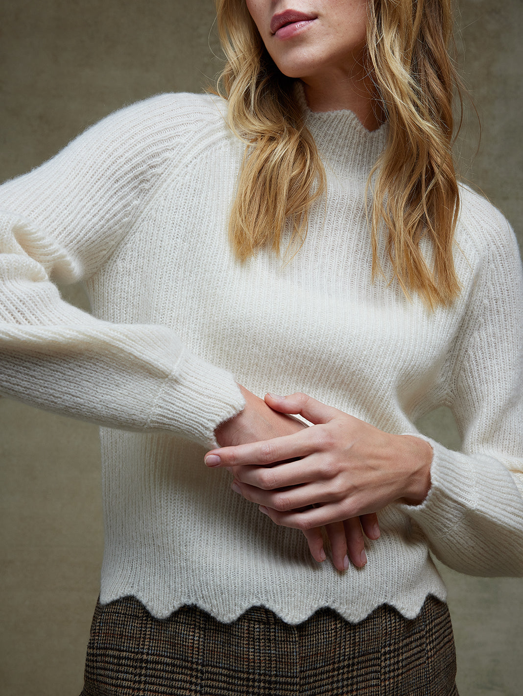 Talia Silk Cashmere Pullover with Scallop Edge Trim