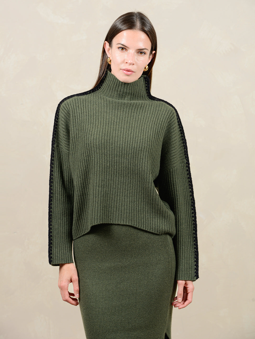 Marullo Contrast Stitch Cashmere Blend Mock Neck