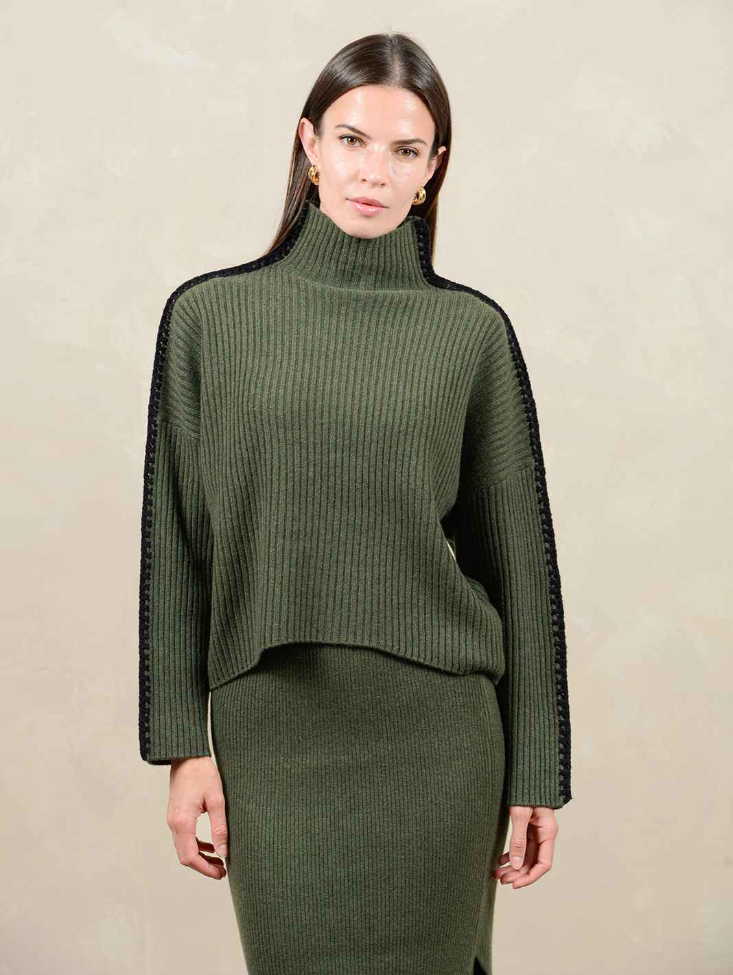 Marullo Contrast Stitch Cashmere Blend Mock Neck