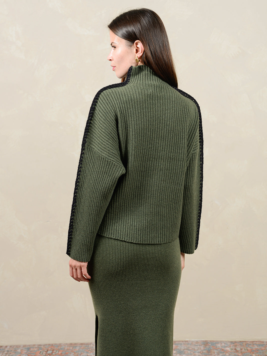 Marullo Contrast Stitch Cashmere Blend Mock Neck