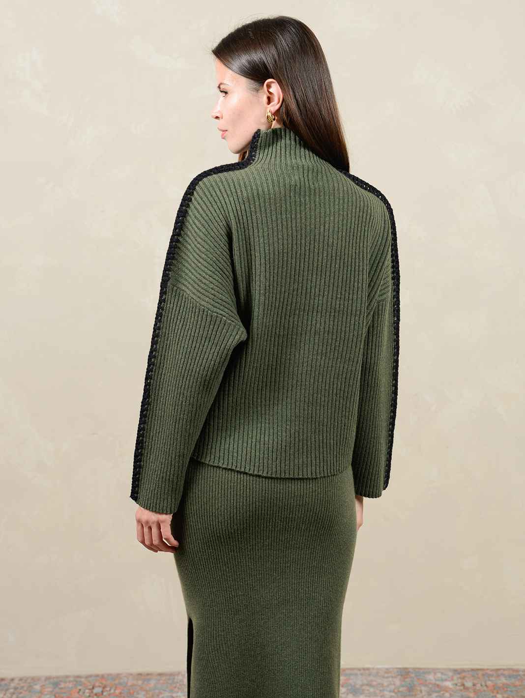 Marullo Contrast Stitch Cashmere Blend Mock Neck
