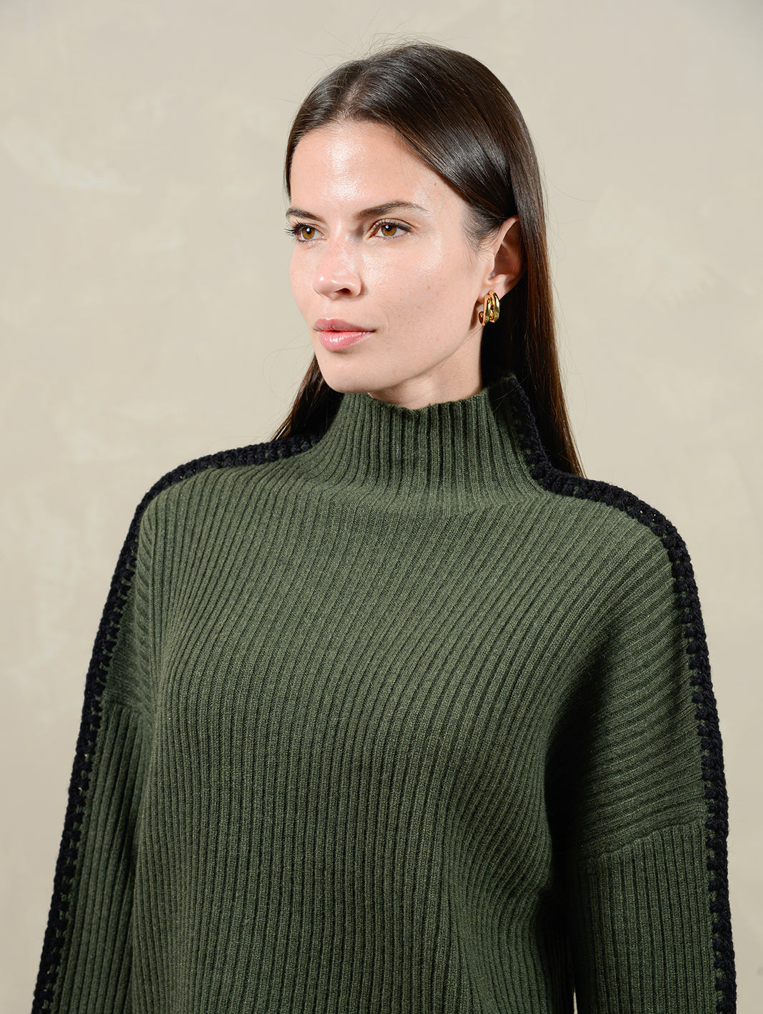 Marullo Contrast Stitch Cashmere Blend Mock Neck