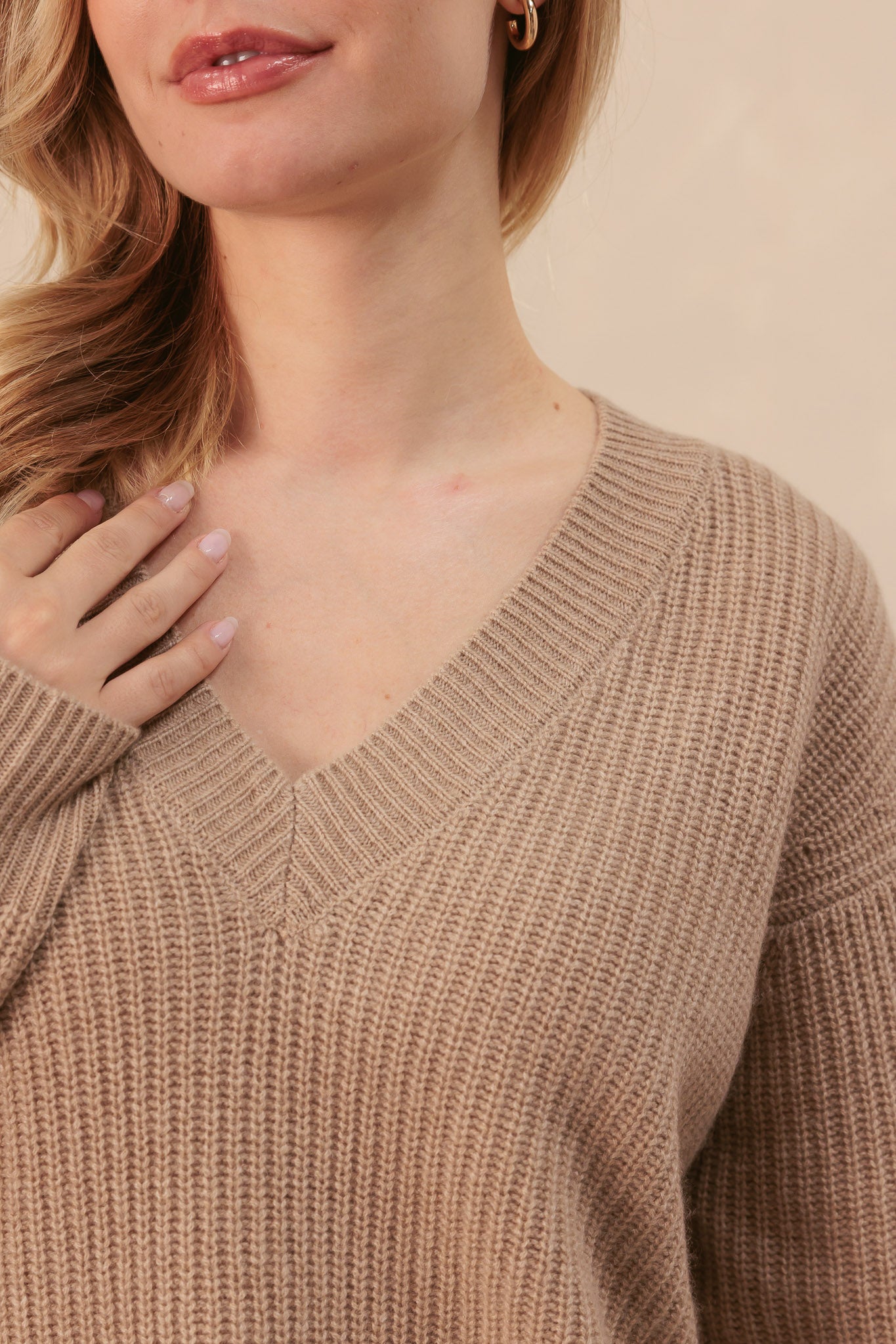 Kylie Ribbed Cashmere V Neck