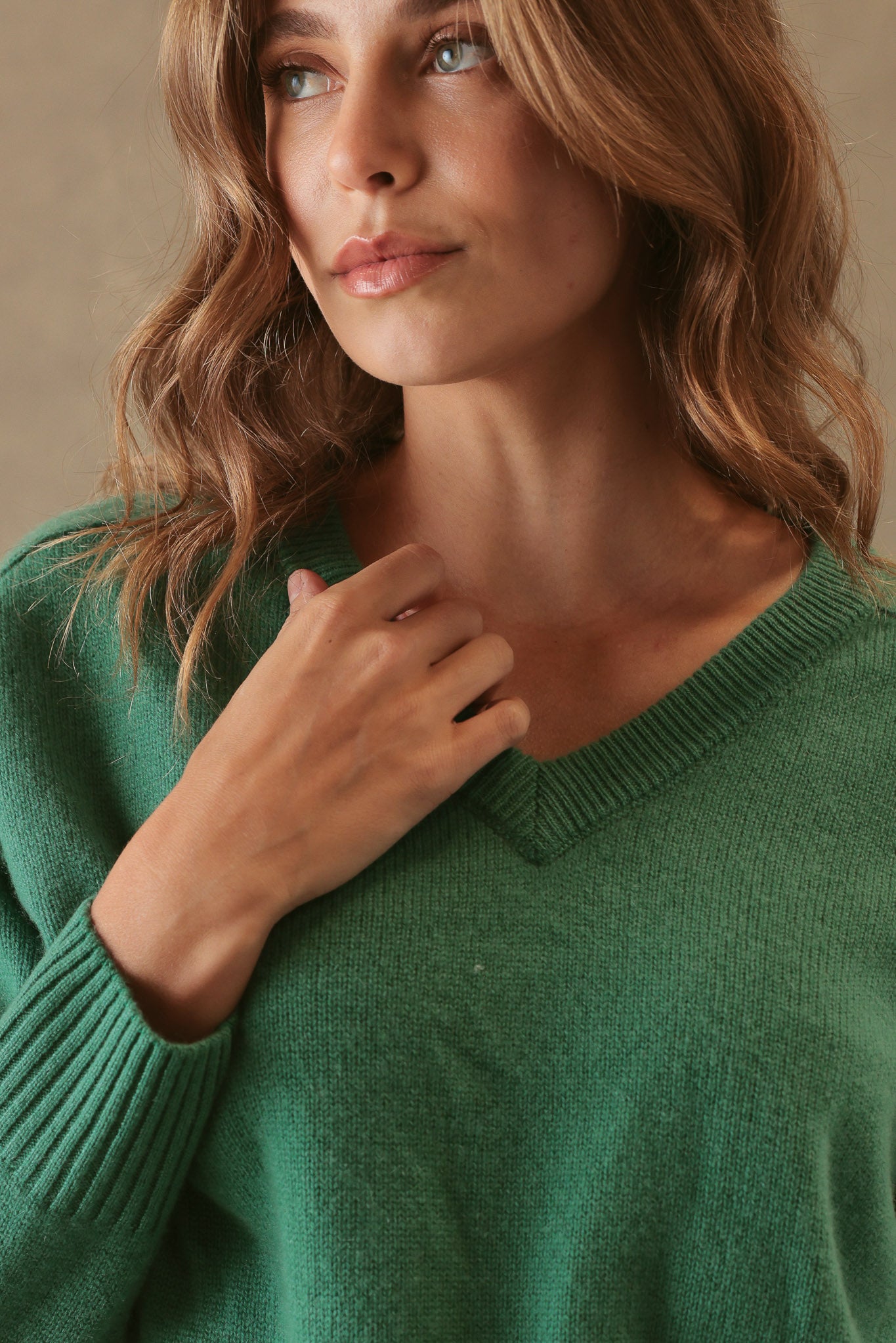 Crystal Women's Cashmere V Neck Pullover