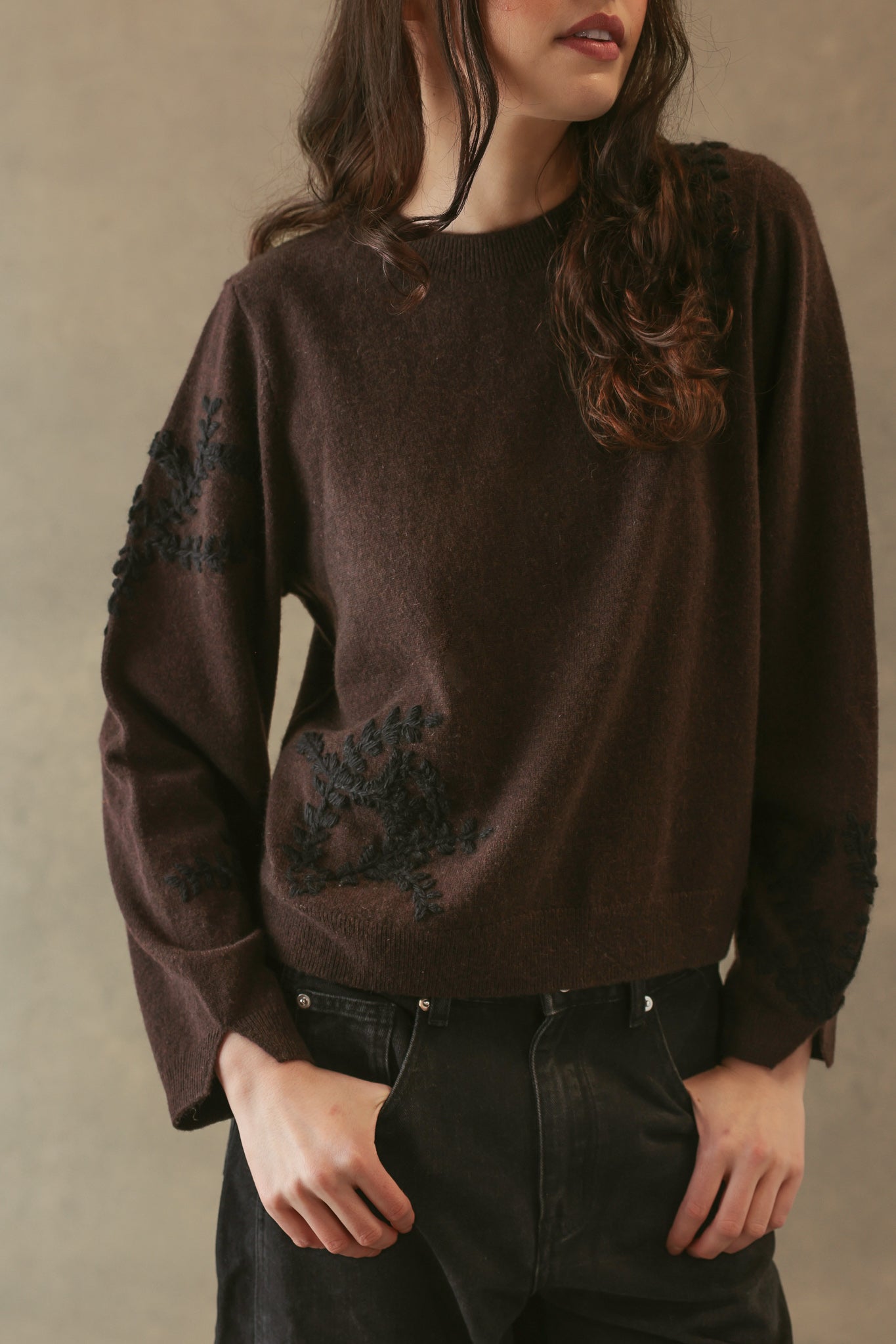 Pelta Floral Embroidered Cashmere Crewneck