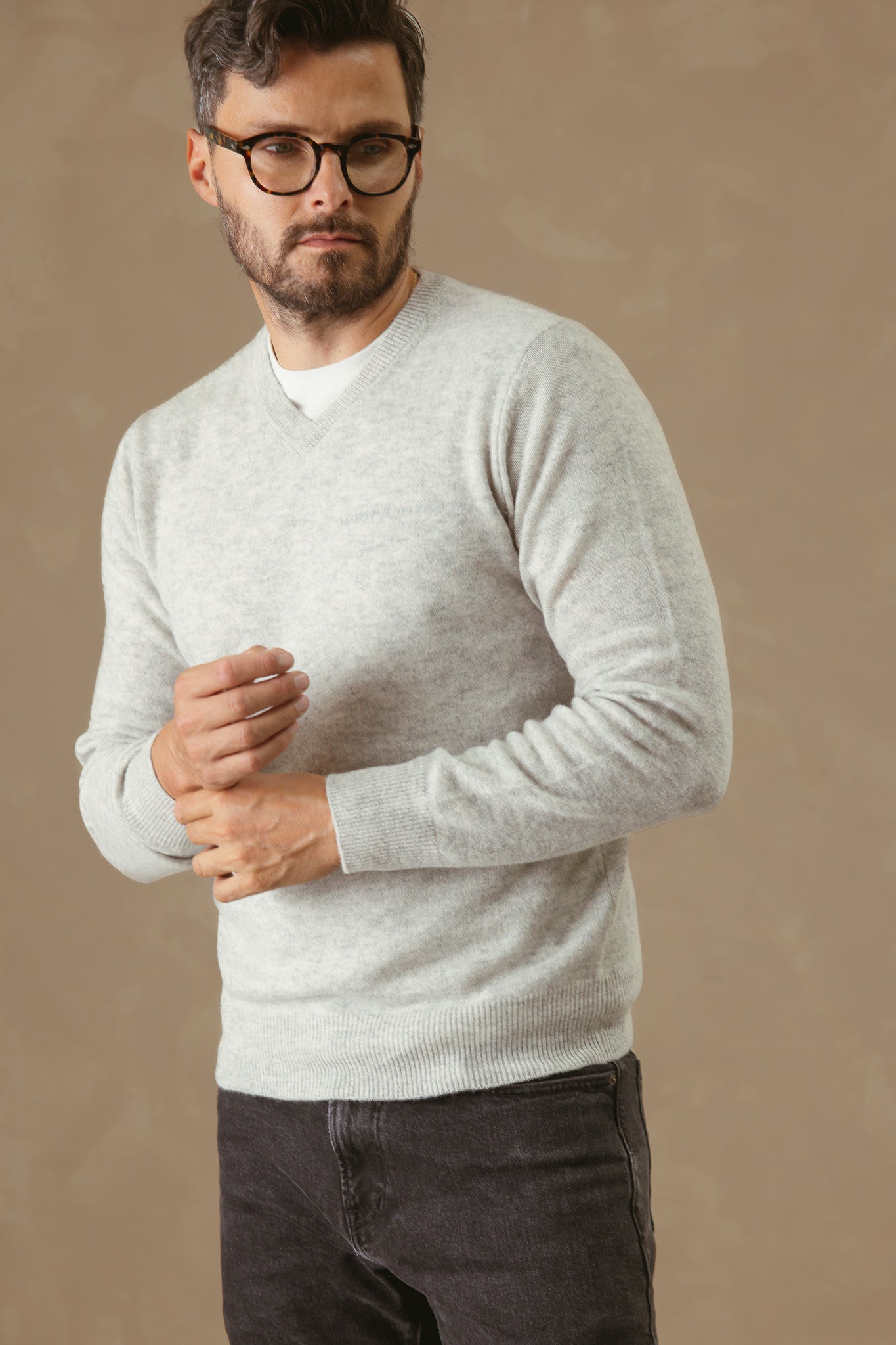 Nicholas Men's Cashmere V Neck