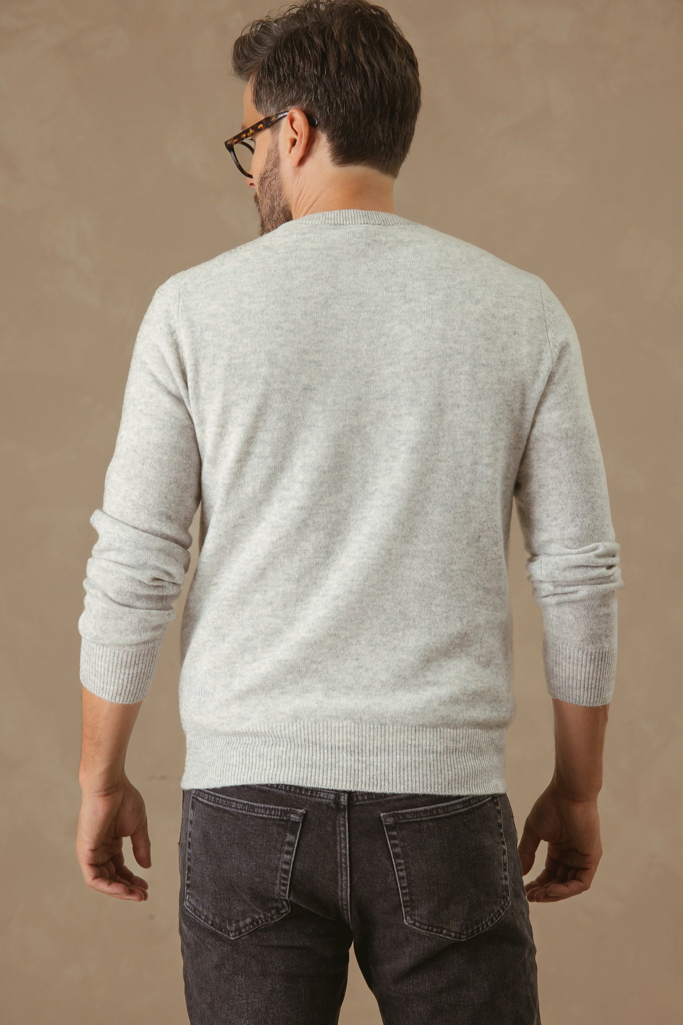 Nicholas Men's Cashmere V Neck