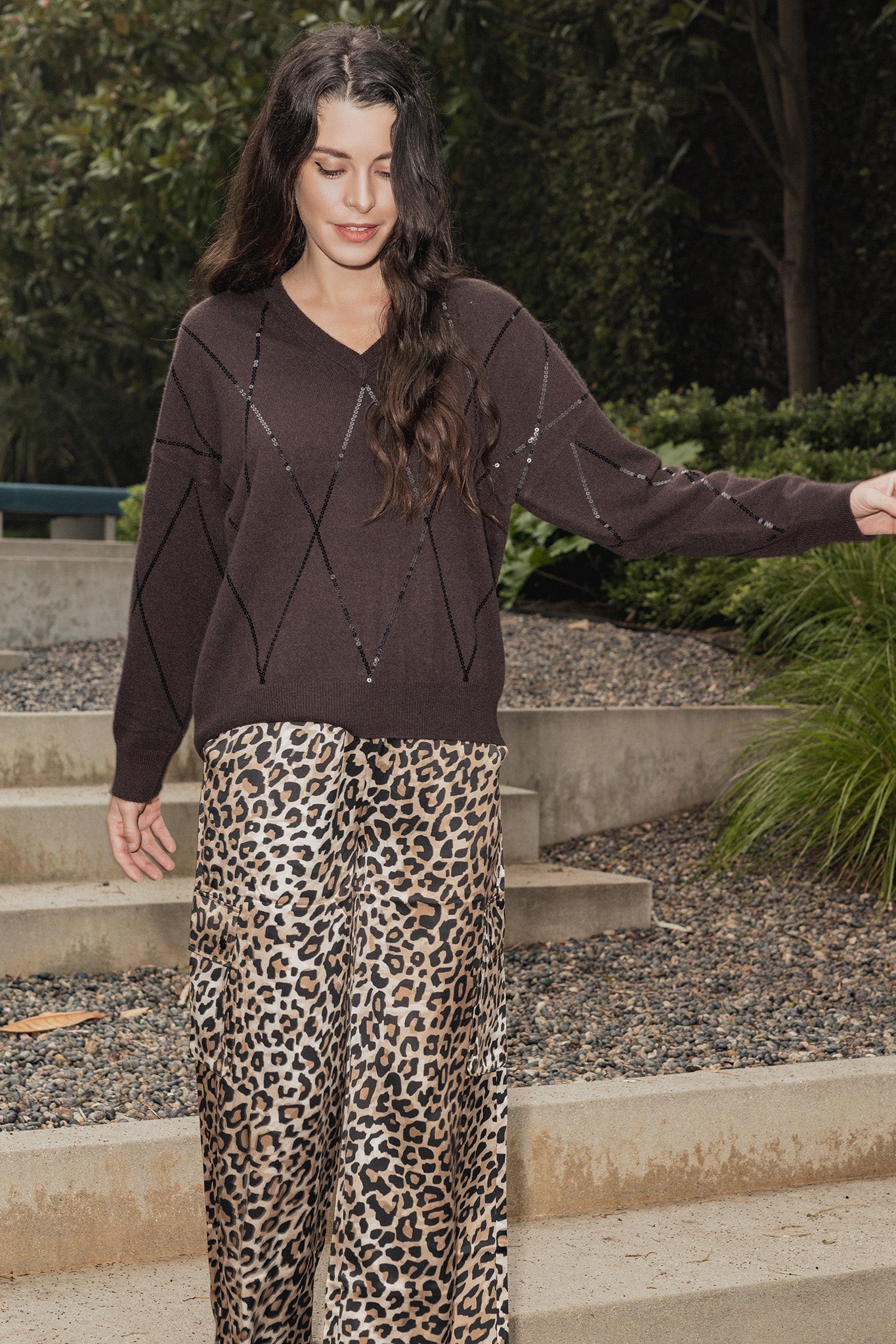 Gaillis V Neck Cashmere Pullover with Sequins