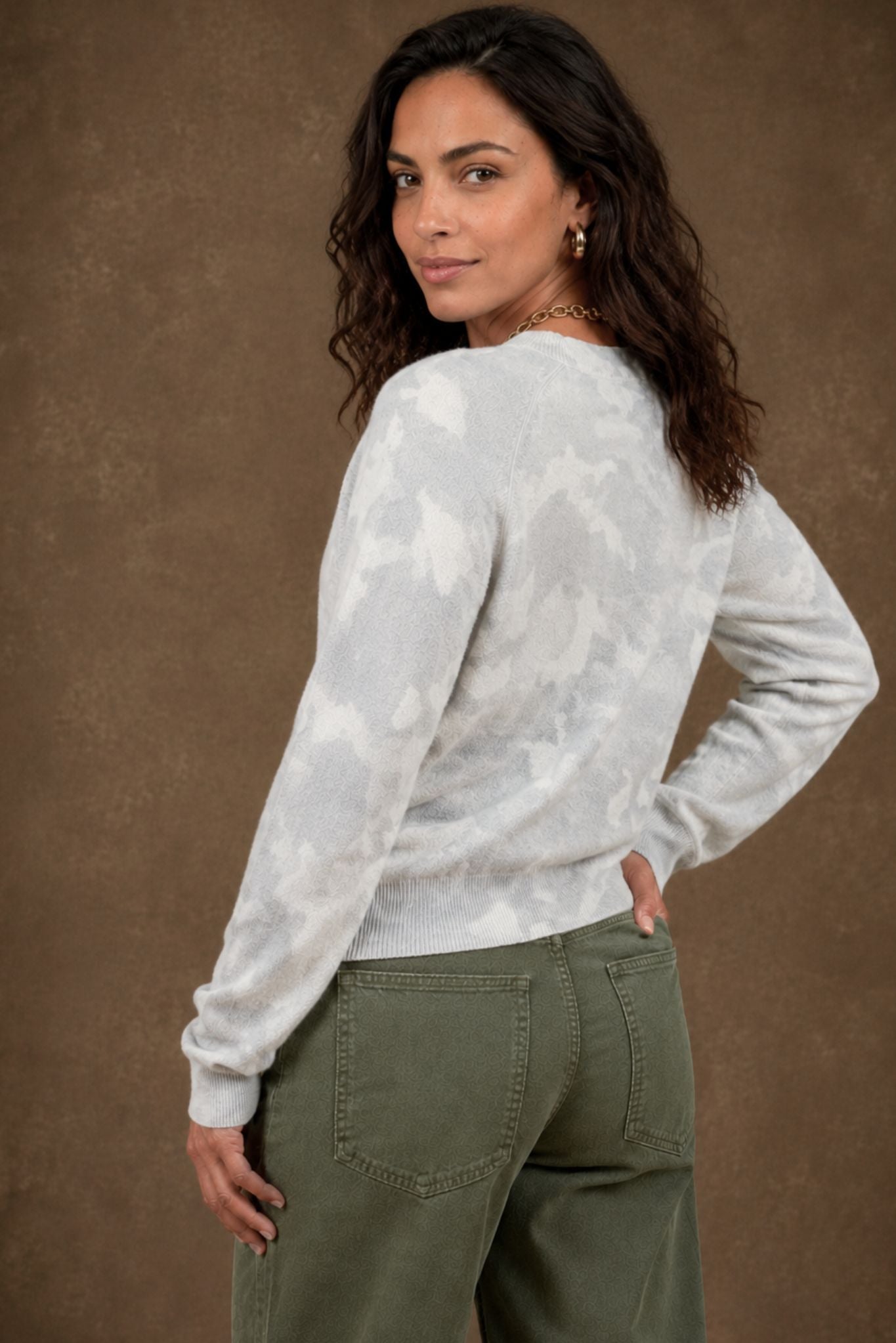 Nani Women's Cashmere V-Neck Pullover Sweater