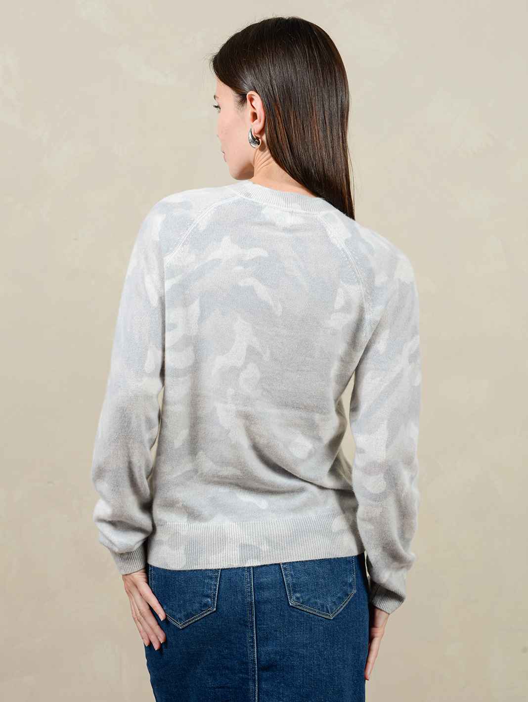 Nani Women's Cashmere Camo Print V Neck