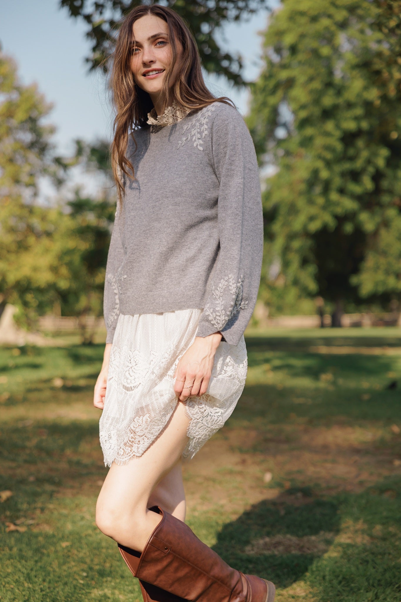 Pelta Floral Embroidered Cashmere Crewneck