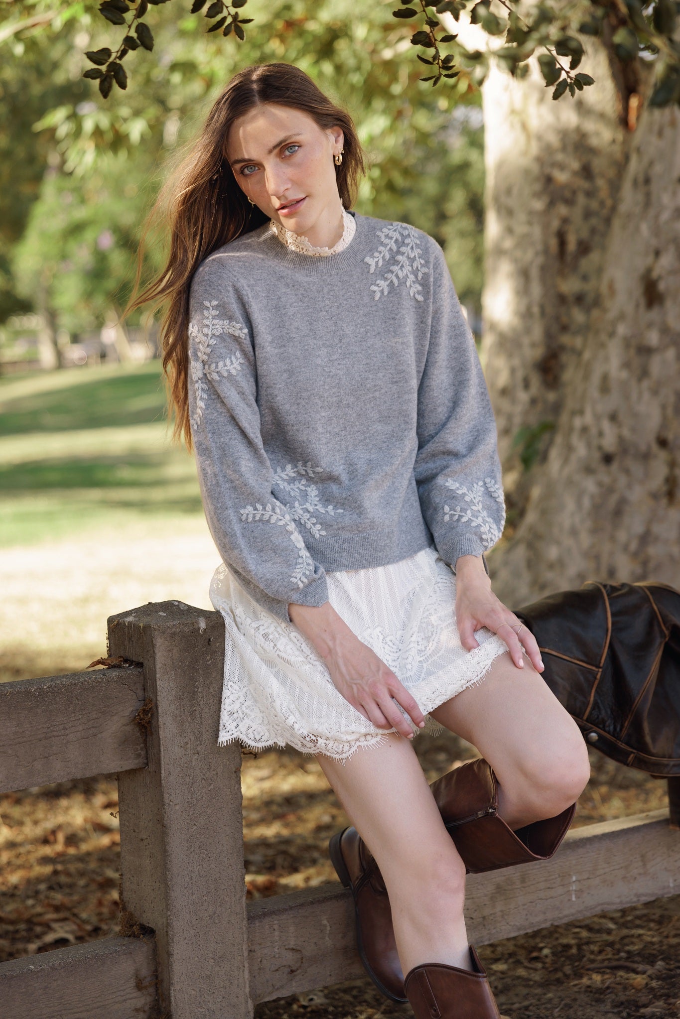 Pelta Floral Embroidered Cashmere Crewneck