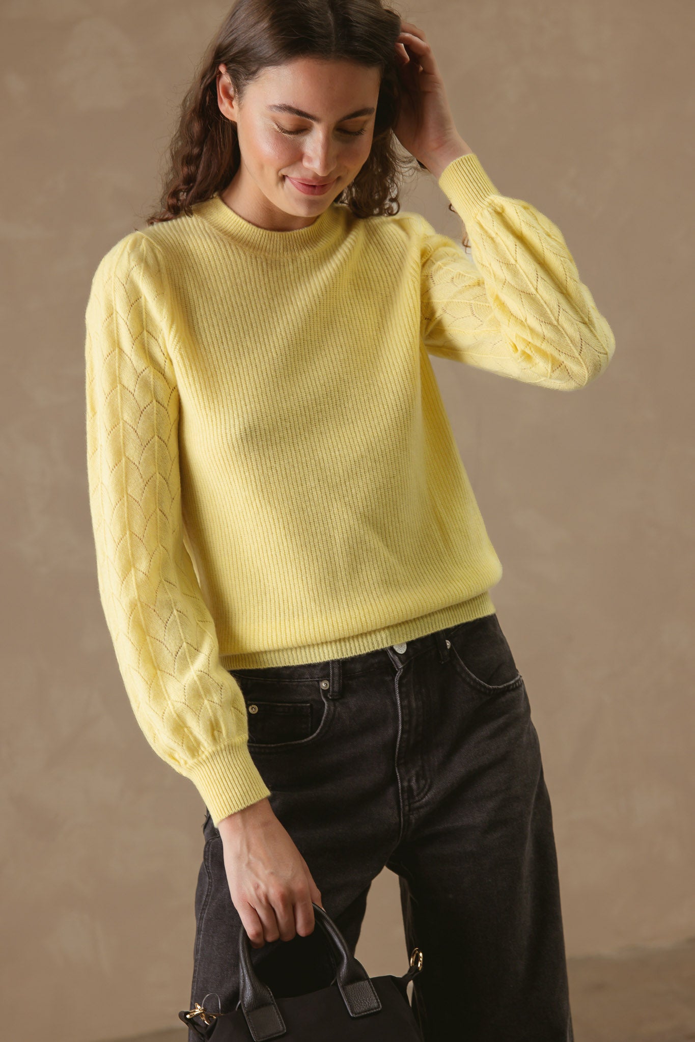 Hinnen Cashmere Crewneck with Pointelle on Sleeves