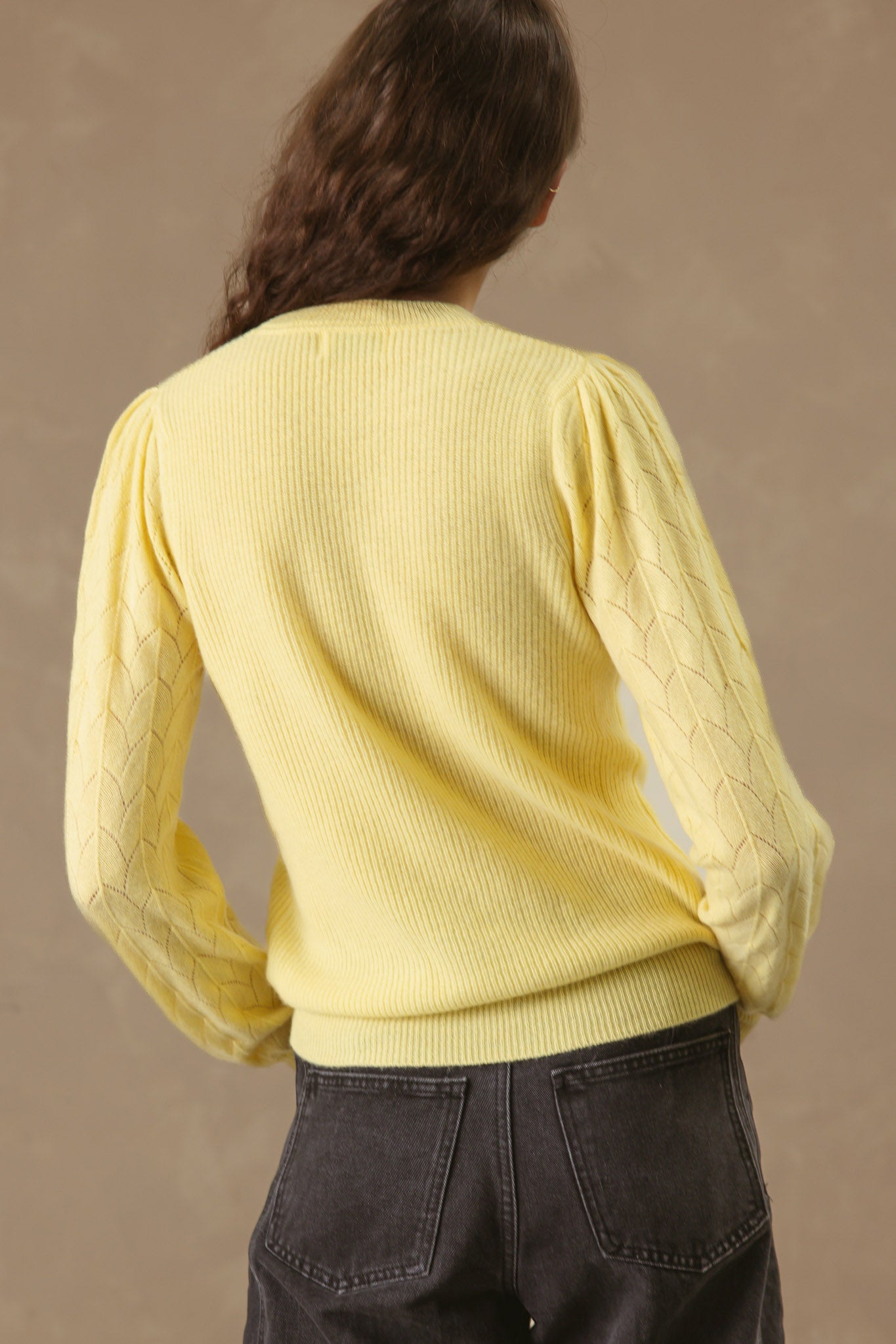 Hinnen Cashmere Crewneck with Pointelle on Sleeves