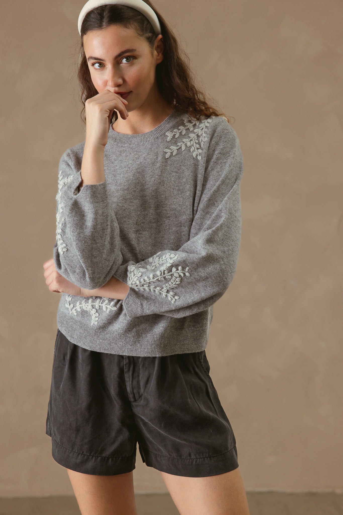 Pelta Floral Embroidered Cashmere Crewneck
