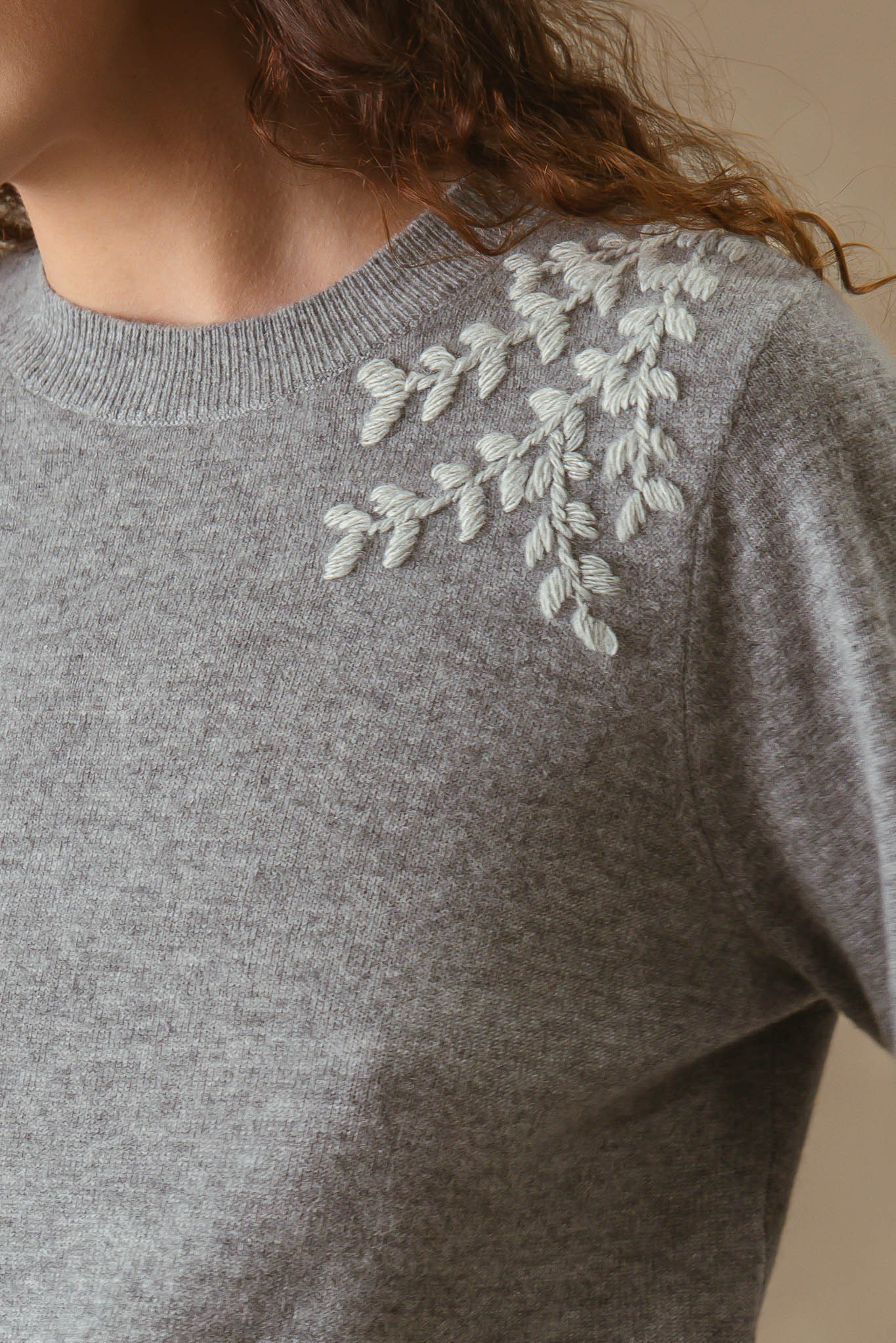 Pelta Floral Embroidered Cashmere Crewneck