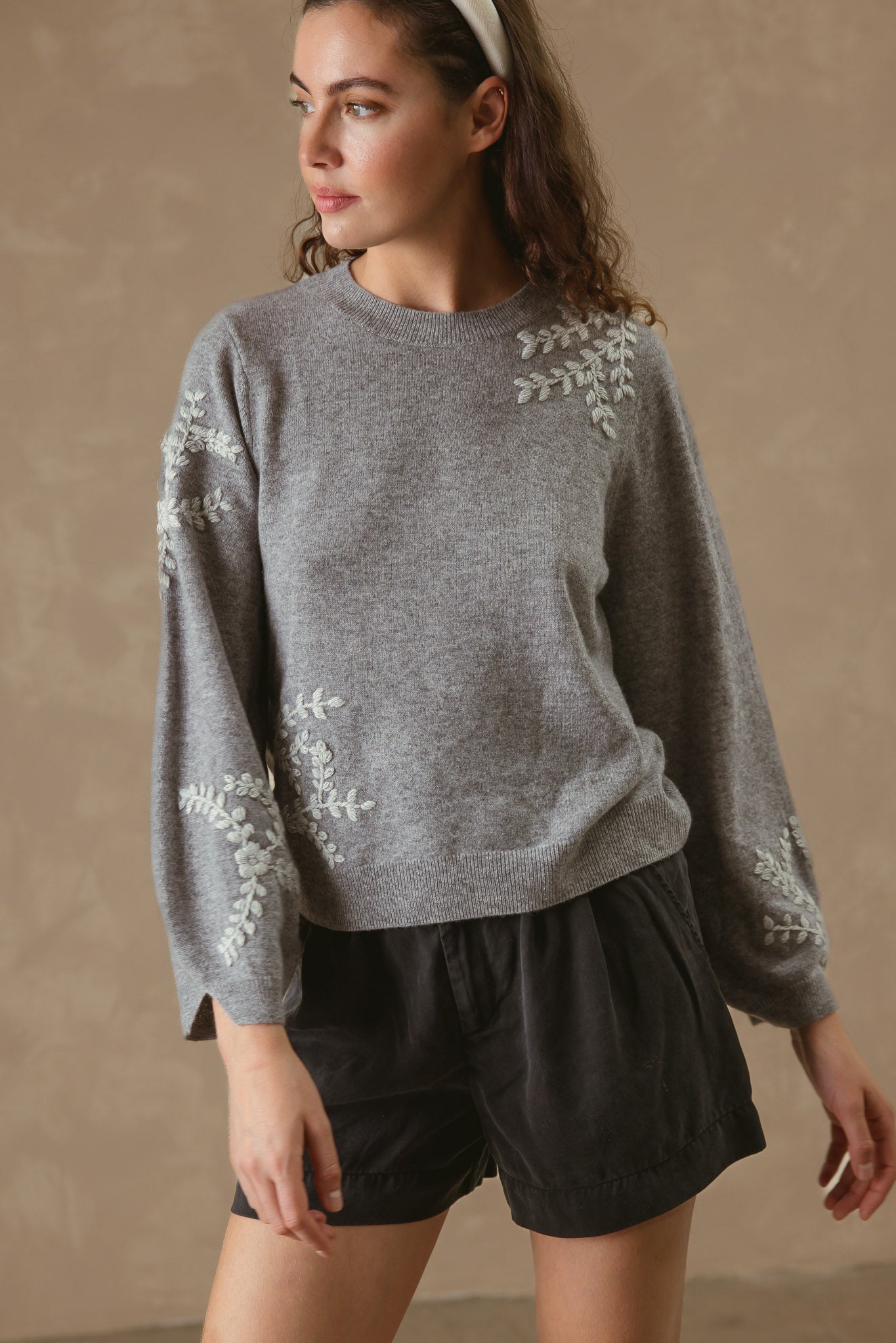 Pelta Floral Embroidered Cashmere Crewneck