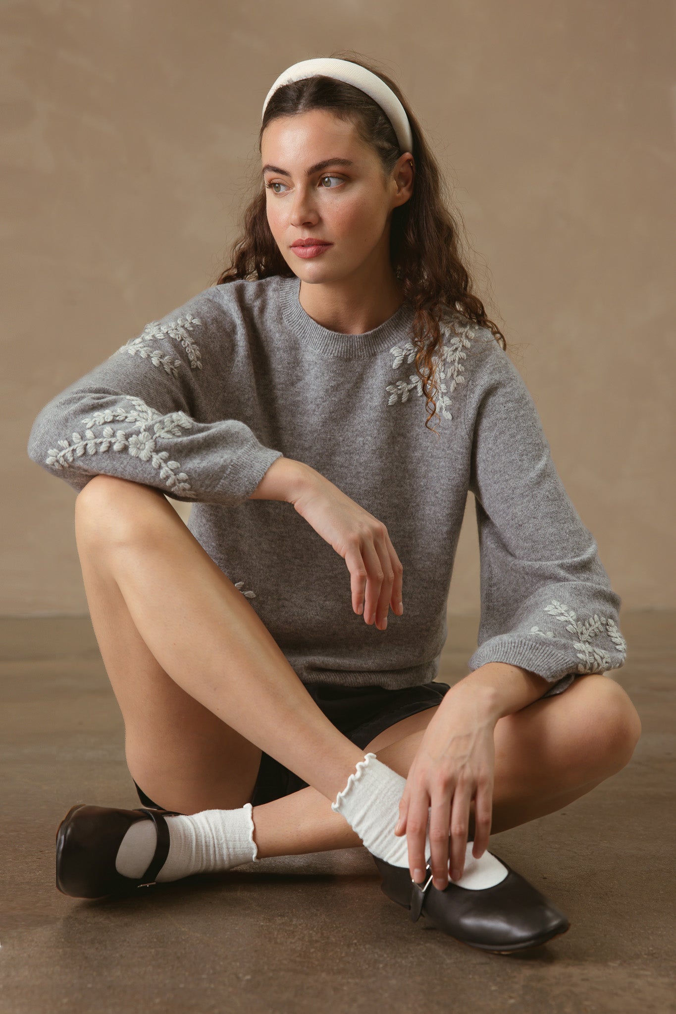 Pelta Floral Embroidered Cashmere Crewneck