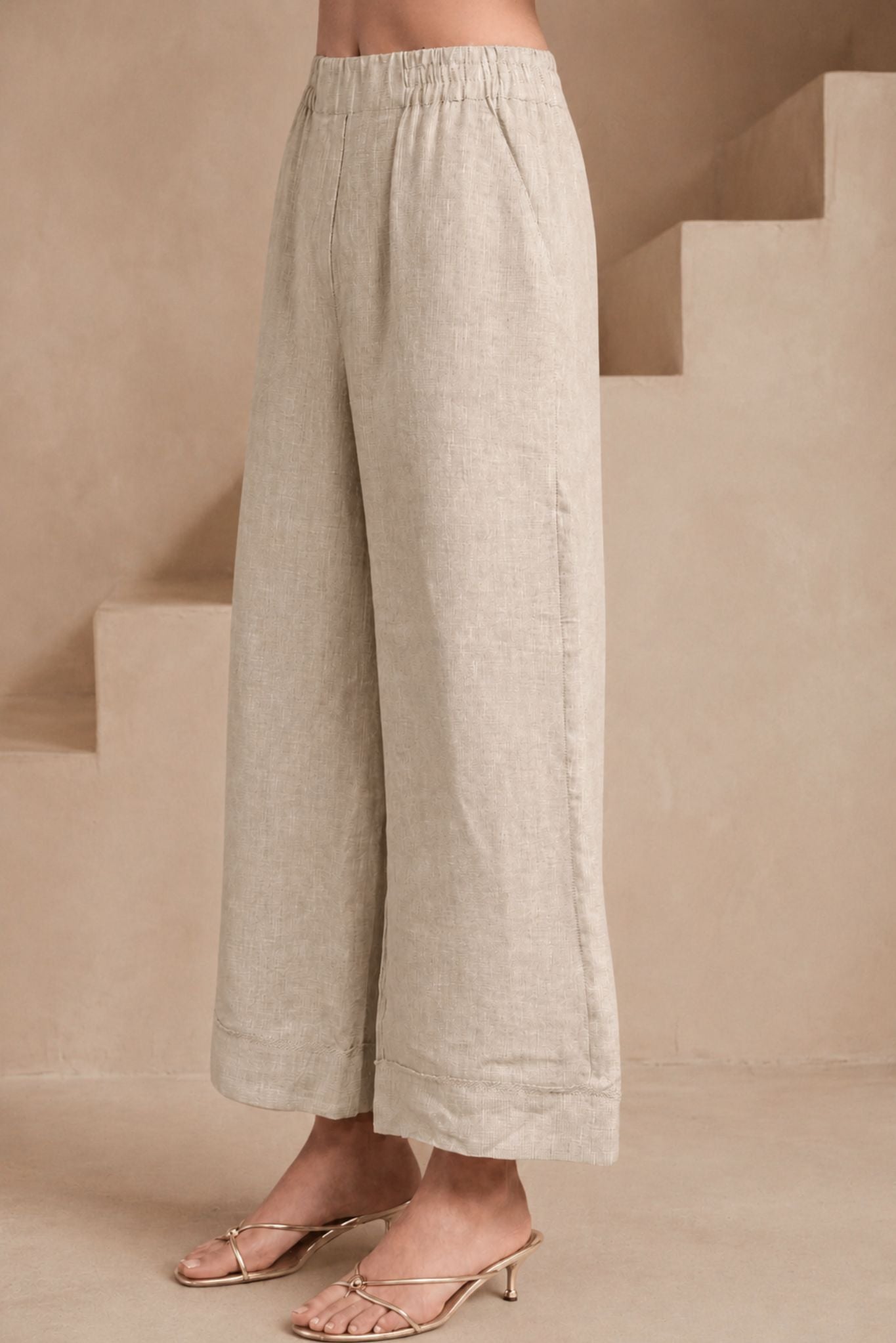 Alara Linen Wide Leg Cropped Pant