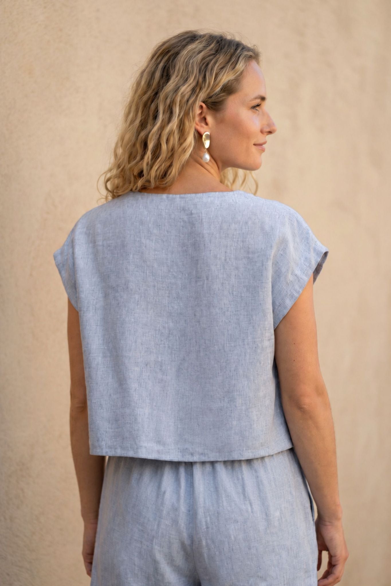 Serra Linen Boat Neck Cropped Top