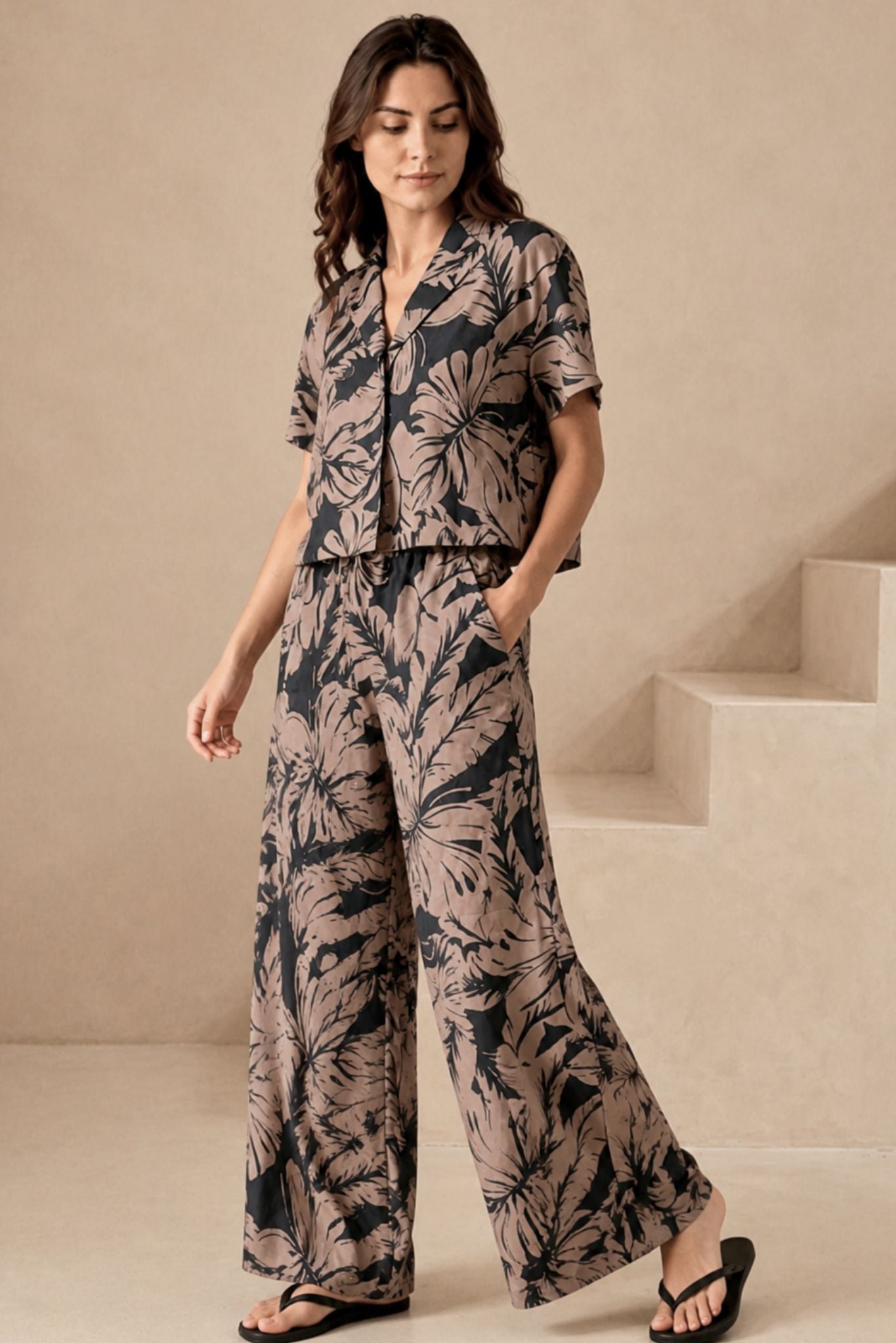 EUGENIA + RAVELLO PALM PRINT LINEN SET